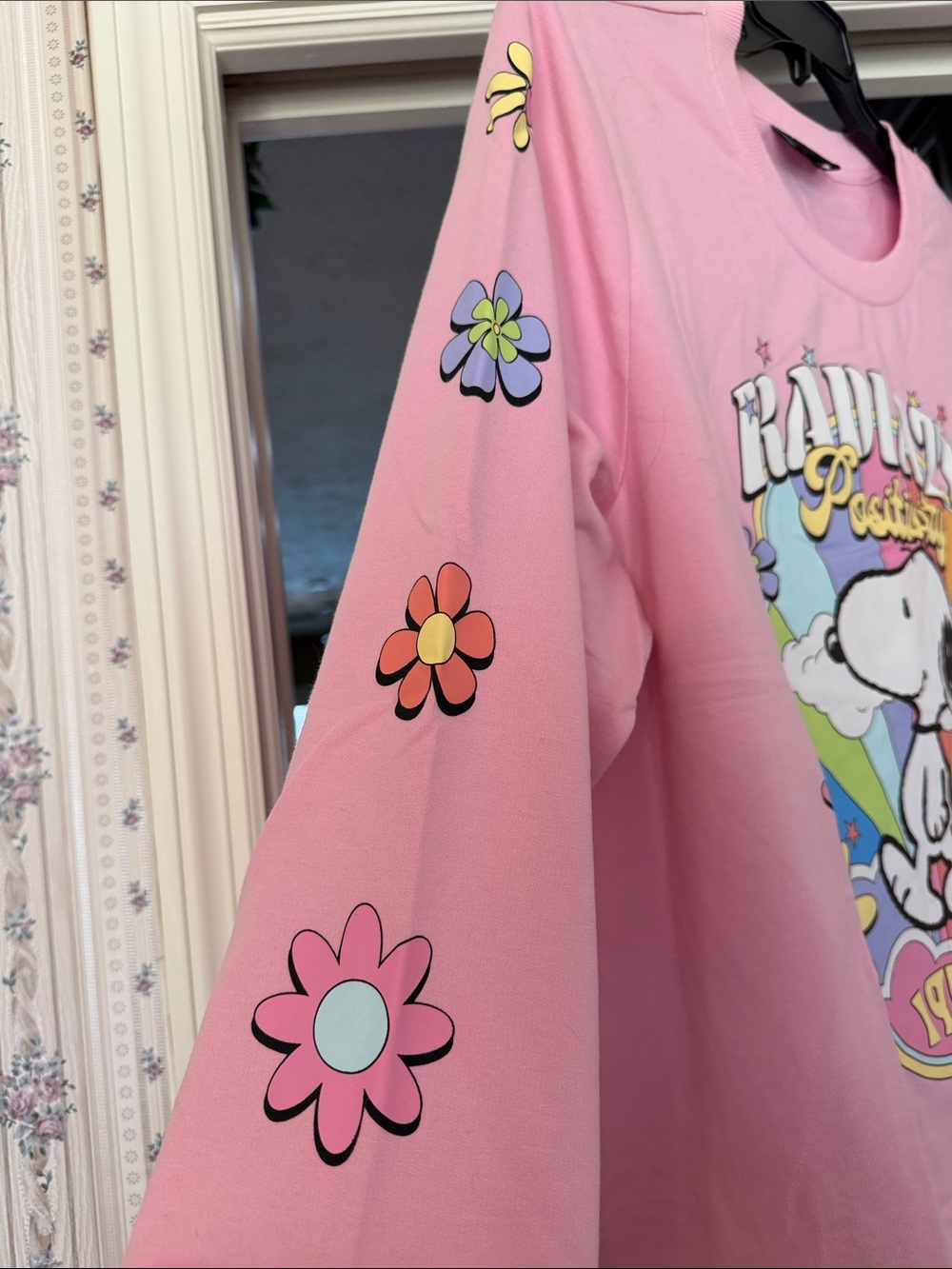 NWOT Peanuts Pink Snoopy Radiate Positivity Graphic Sweatshirt - Picture 5 of 7
